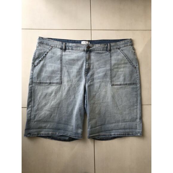 Lane Bryant Shorts Mid Rise Boyfriend Bermuda Denim - Picture 1 of 9